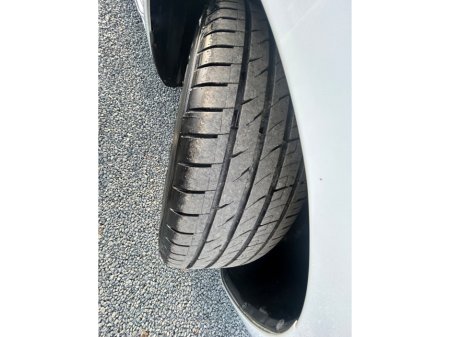 2017 Volkswagen Beetle - thumbnail 16