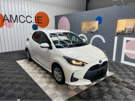 2021 Toyota Yaris €15950! 2021 TOYOTA YARIS 1.5L HYBRID / 98K KMS / REVERSE CAMERA & MORE €15,950