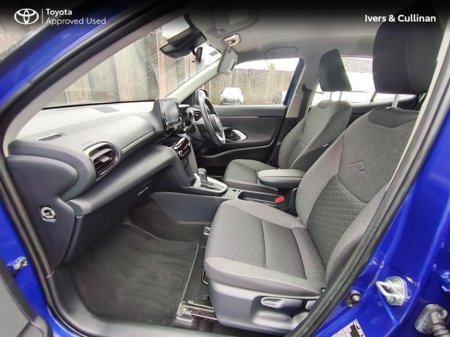 2023 Toyota Yaris Cross CR LUNA 4DR AUTO €26,950 thumbnail