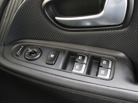 2017 Kia Carens 7 Seater EX 5DR €13,999 thumbnail