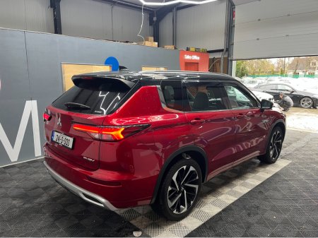 2024 Mitsubishi Outlander - thumbnail 2