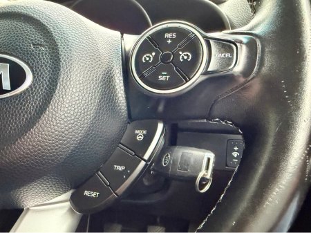 2017 Kia Soul 1.6 Petrol 5dr Hatchback | Low mileage | 2 keys | Service history | Sold serviced and valeted with warranty provided. €12,900 thumbnail