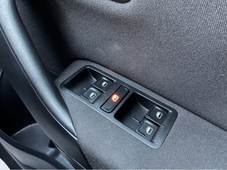 2016 Volkswagen Polo 1.2i TSI Petrol AllStar Automatic €13,500 thumbnail