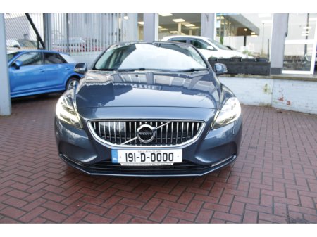 2019 Volvo V40 2.0D4 INSCRIPTION 5DR HATCHBACK AUTO HUGE SPEC  // 1 OWNER CAR // AS NEW CONDITION THROUGHOUT // BUY WITH CONFIDENCE AA AND SIMI APPROVED DEALER 2026 // FINANCE ARRANGED // €19,950 thumbnail