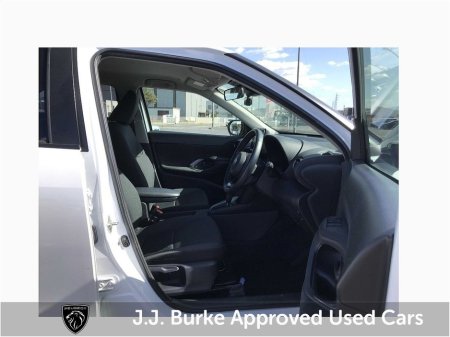 2024 Toyota Yaris - thumbnail 8