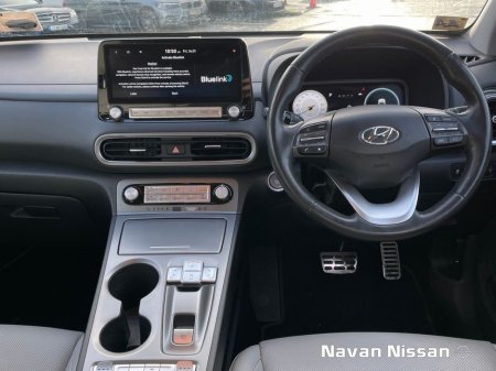 2022 Hyundai Kona EV Premium 64 kWh €21,850 thumbnail