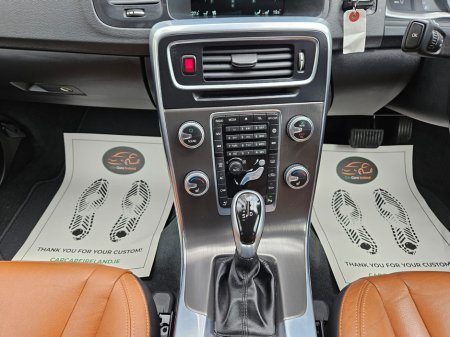 2016 Volvo V60 - thumbnail 25