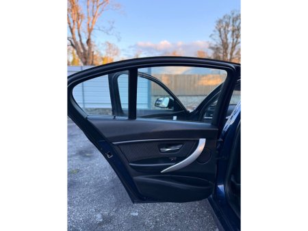 2017 BMW 3 Series - thumbnail 37