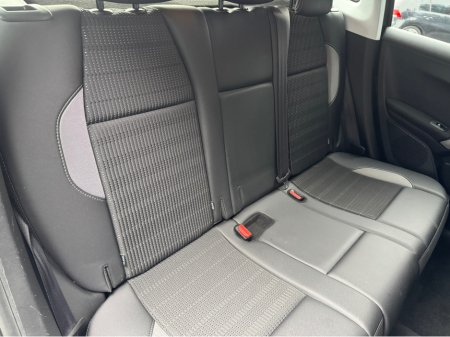 2017 Peugeot 2008 - thumbnail 12