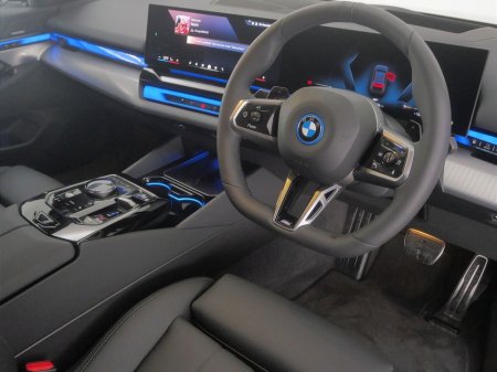 2025 BMW 5 Series 530e M Sport Pro Saloon €75,900 thumbnail