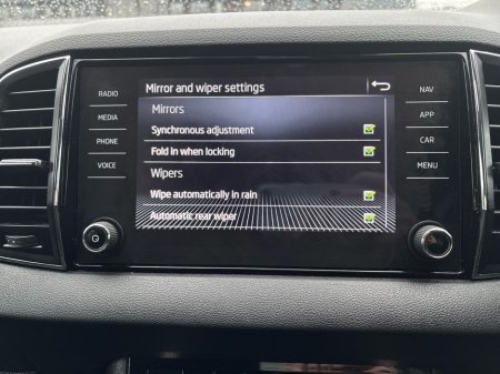 2023 Skoda Karoq 2.0TDI 115HP Ambition €30,995 thumbnail