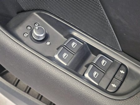 2016 Audi A3 1.6 TDI SE 17 thumbnail