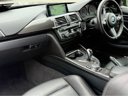 2015 BMW M4 - thumbnail 22