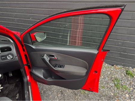 2012 Volkswagen Polo - thumbnail 12