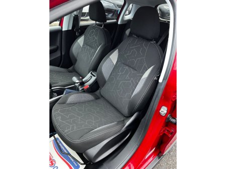 2018 Peugeot 2008 - thumbnail 9