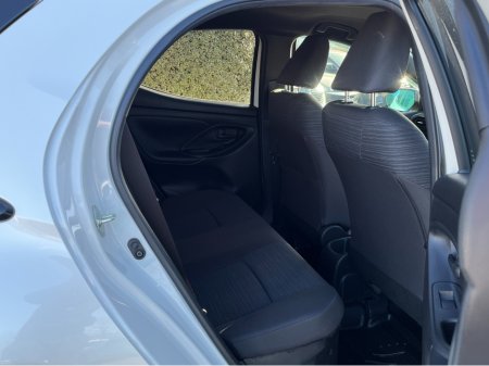 2020 Toyota Yaris - thumbnail 9