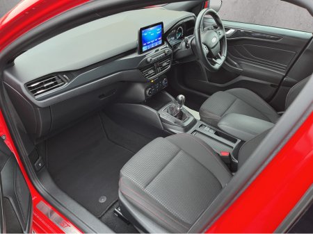 2021 Ford Focus ST-LINE EDITION 5DR 1.5 TD 120 M6 €21,950 thumbnail