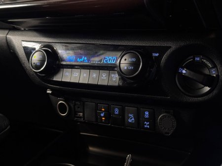 2023 Toyota Hilux - thumbnail 16