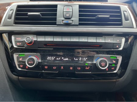 2017 BMW 3 Series 2017 BMW 320D 2.0 AUTOMATIC / CRUISE CONTROL / REVERSE CAMERA / ELECTRIC MEMORY & HEATED SEATS AND MORE thumbnail