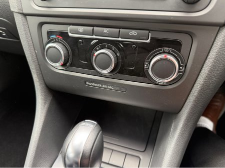 2012 Volkswagen Golf - thumbnail 14