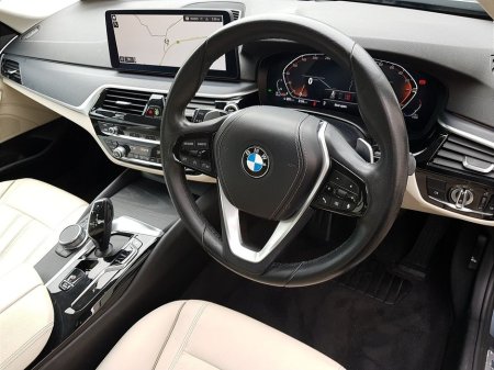 2021 BMW 5 Series - photo 6