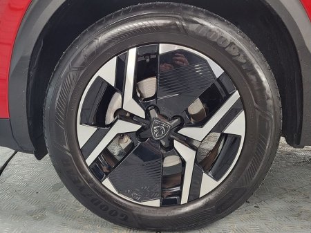 2025 Peugeot 2008 1.2 Puretech 100bhp Allure €31,975 thumbnail