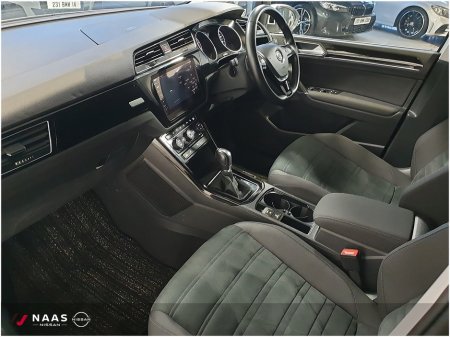 2019 Volkswagen Touran HIGHLINE 1.4 TSI (192) €25,945 thumbnail