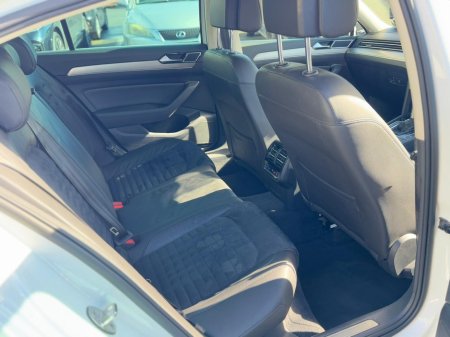 2016 Volkswagen Passat - thumbnail 14