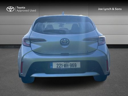 2022 Toyota Corolla COROLLA HYBRID LUNA H/B €25,950 thumbnail