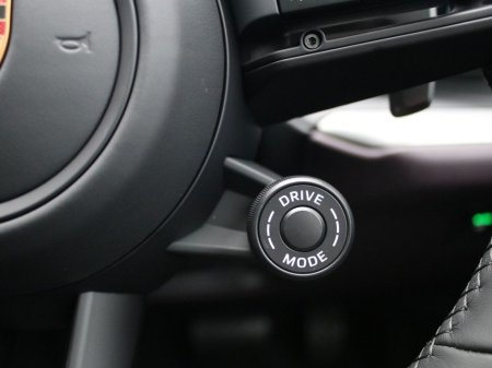 2025 Porsche Cayenne E-Hybrid Coupe €126,000 thumbnail