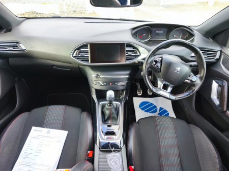 2017 Peugeot 308 - thumbnail 11