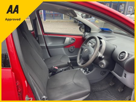 2011 Toyota Aygo - thumbnail 11