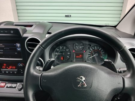 2018 Peugeot Partner - thumbnail 16