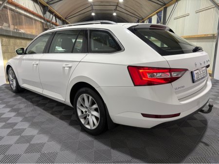 2020 Skoda Superb STYLE ESTATE 2.0 TDI 150HP 4DR €14,950 thumbnail