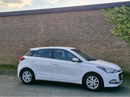 2017 Hyundai i20 - thumbnail 22