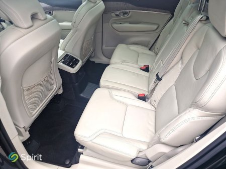 2023 Volvo XC90 - thumbnail 5