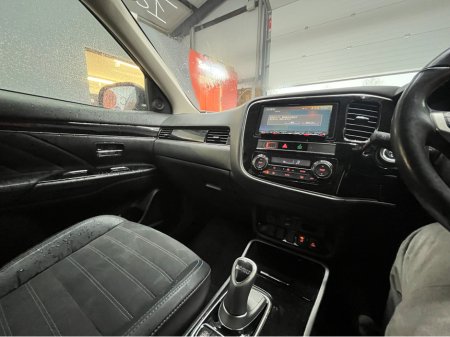 2018 Mitsubishi Outlander - thumbnail 17