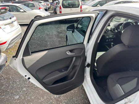 2016 Audi A1 - thumbnail 15