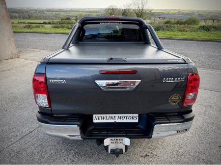 2025 Toyota Hilux - thumbnail 7