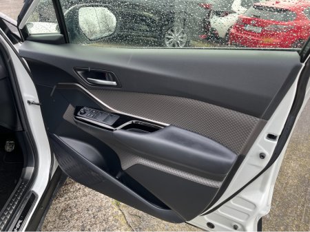 2020 Toyota C-HR - thumbnail 12