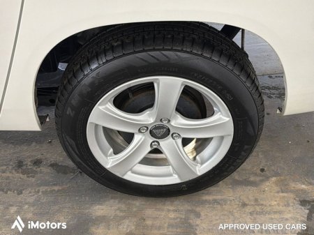 2021 Toyota Probox 1.5 HYBRID AUTOMATIC HEV 5DR €11,900 thumbnail