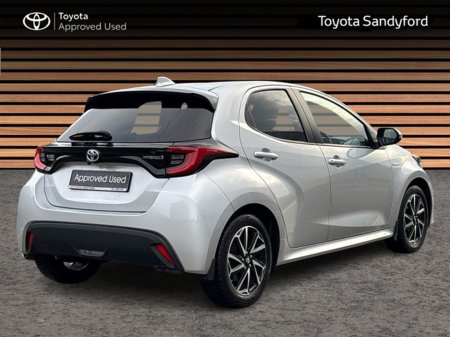 2021 Toyota Yaris - thumbnail 2