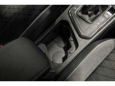 2023 Volkswagen Tiguan 1.4 TSI PHEV 245HP R-Line DSG €37,950 thumbnail