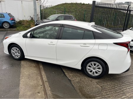 2020 Toyota Prius 1.8 HYBRID AUTO LOW KMS €17,950 thumbnail