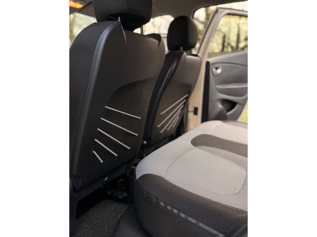 2016 Renault Captur - thumbnail 29