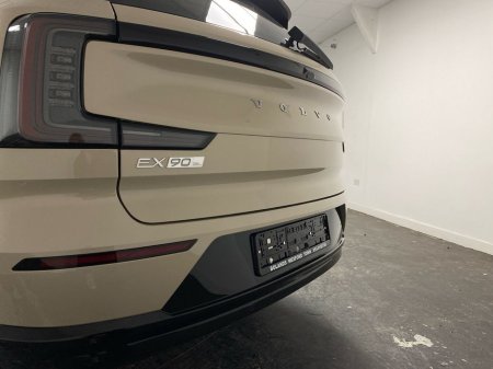 2026 Volvo EX90 - thumbnail 11