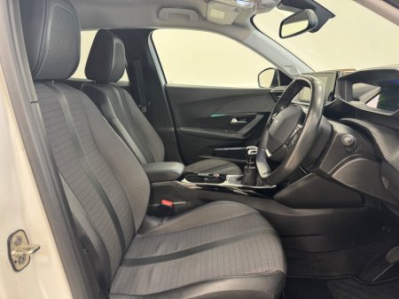2021 Peugeot 2008 1.2 Puretech 100bhp Allure €21,850 thumbnail