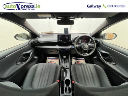 2021 Toyota Yaris - thumbnail 2