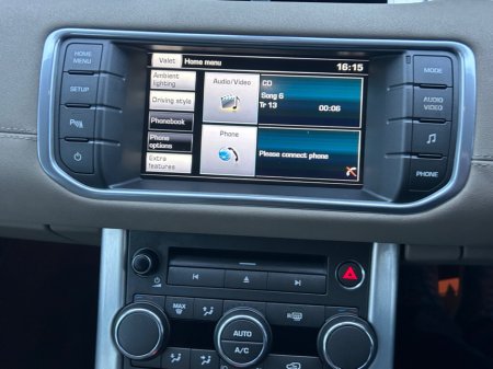 2015 Land Rover Range Rover Evoque 2.2 TD4 150HP AUTO 4WD PURE TECH €15,999 thumbnail