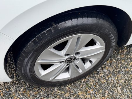 2021 Volkswagen Golf 1.0 Life Low Miles €21,900 thumbnail